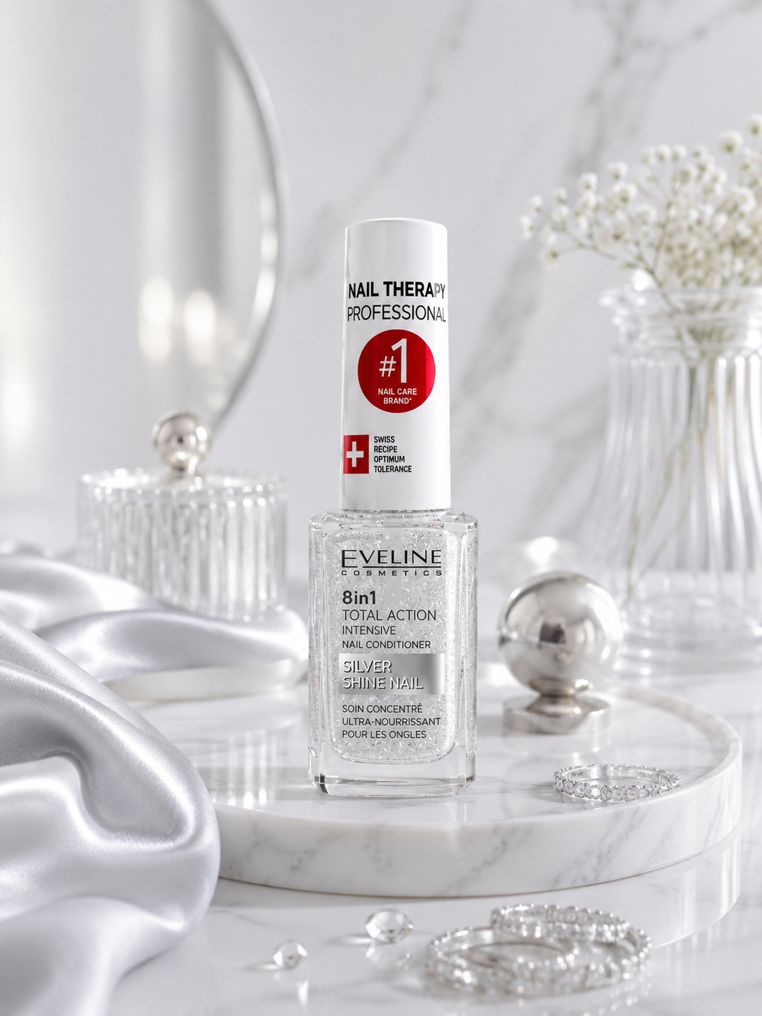 Gümüş tonlu bakım ortamında Eveline Silver Shine tırnak bakım ürünü